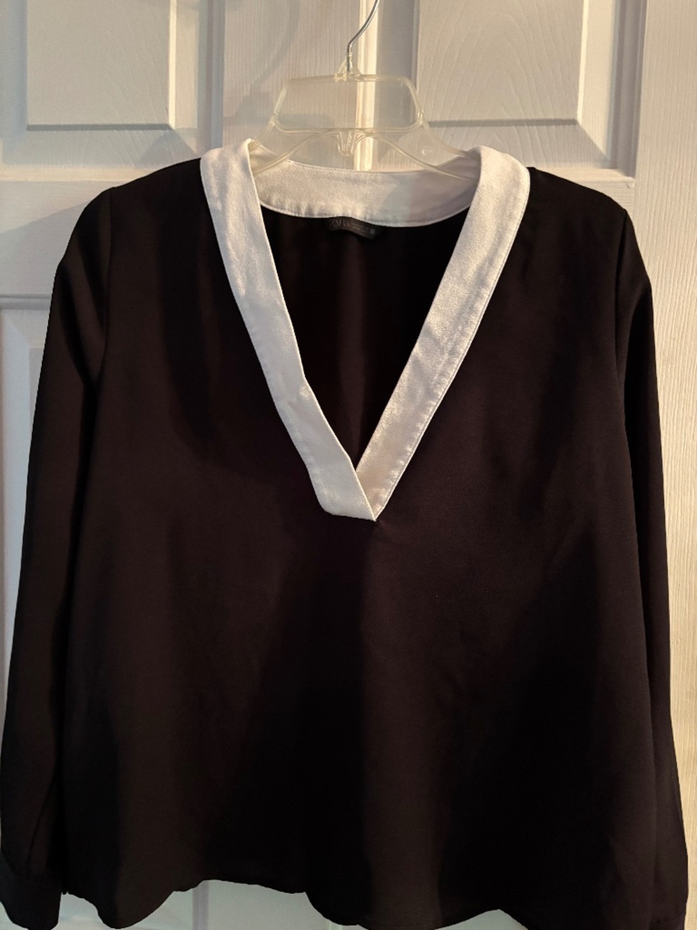 Zara VNeck Black & White Fancy Top w/Gold Buttons on Long Sleeves Size S